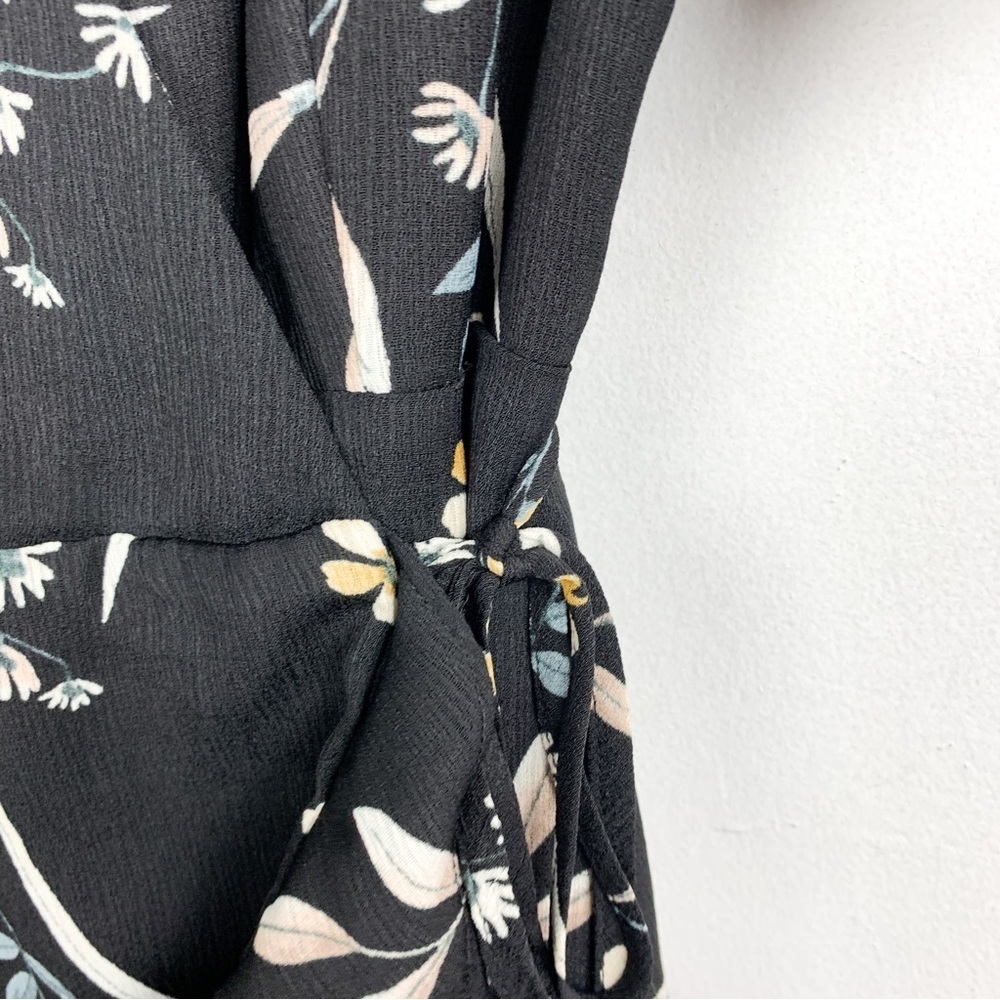 NWT Lulu’s Wild Winds Black Floral Print High Low Midi Wrap Dress Sz S - Picture 13 of 15
